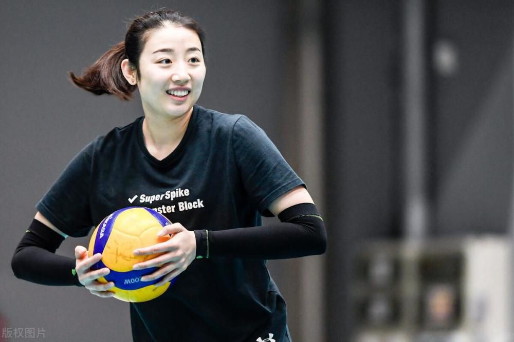教官自愿意被扒内裤玩j小说